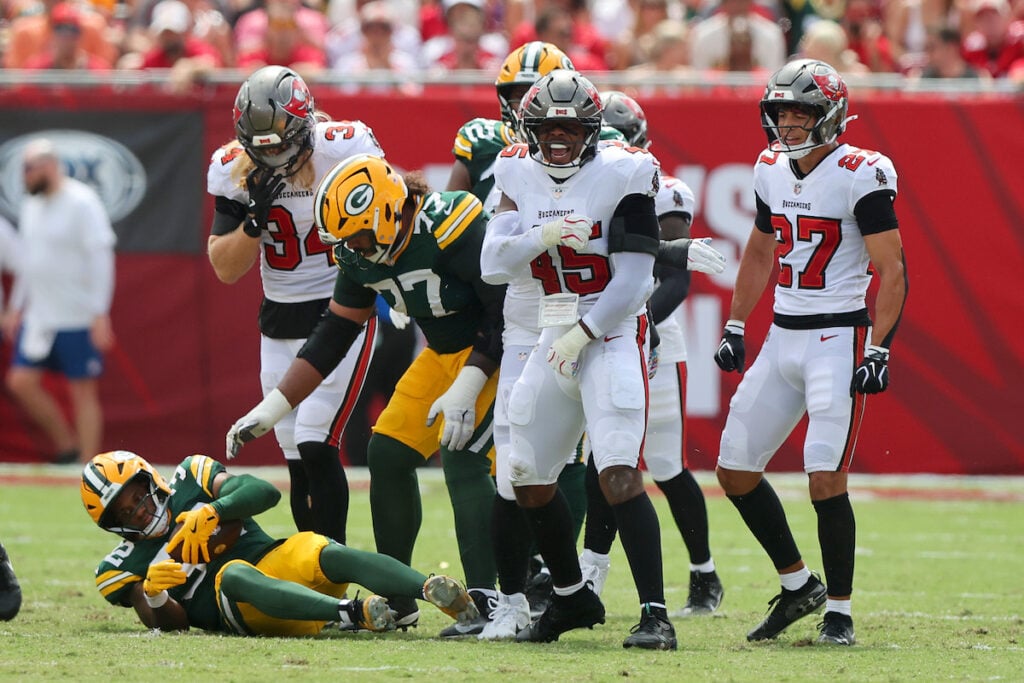 Week 4 Snap Count Analysis: Bucs Vs. Packers 7 Bucs Ilb Josiah Trotter - Photo By: Cliff Welch P/R