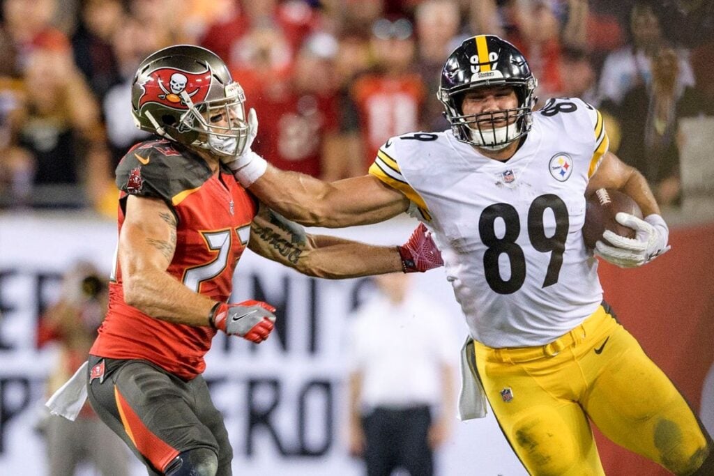 The Bucs Have A Steelers Problem 2 Former Bucs S Chris Conte And Former Steelers Te Vance Mcdonald